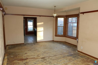 810 Locust St, Yankton, SD 57078 - photo 6
