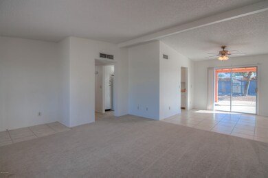 7 Living Room photo b