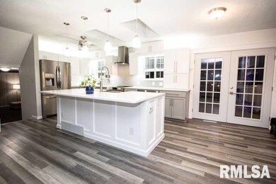 2110 W 29th St, Davenport, IA 52804 - photo 4