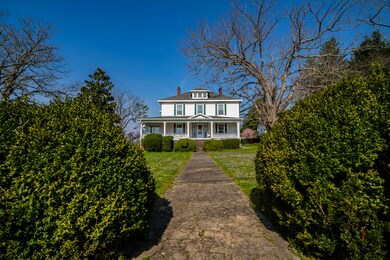 Welcome to 353 N Monroe St!