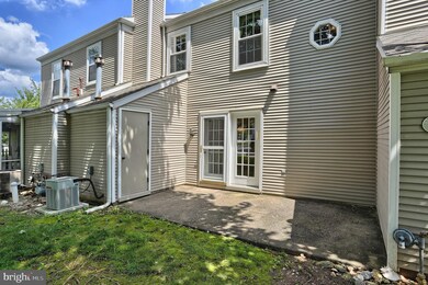 413 Barrington Ct, Palmyra, PA 17078 - photo 4