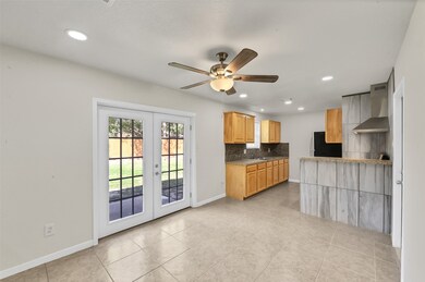 9211 Bedworth Ln, Houston, TX 77088 - photo 7