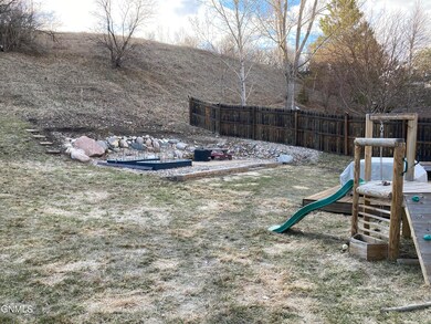 1513 5th Ave NW, Jamestown, ND 58401 - photo 3