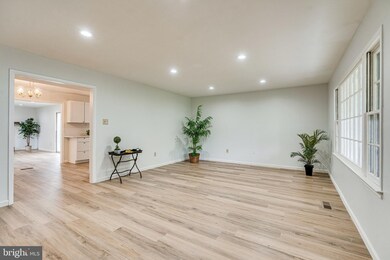 13129 Poplar Tree Rd, Fairfax, VA 22033 - photo 3