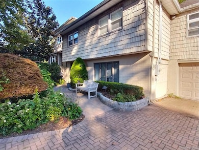 467 Susan Ct, West Hempstead, NY 11552 - photo 4