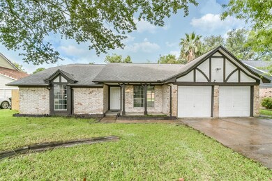 8015 Green Lawn Dr, Houston, TX 77088 - photo 3