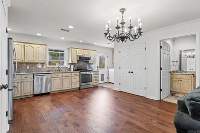 3209 Riviera Dr, Pine Bluff, AR 71602 - photo 2