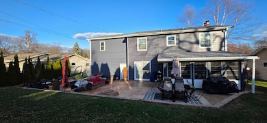 1424 Hickory Way, Racine, WI 53405 - photo 3