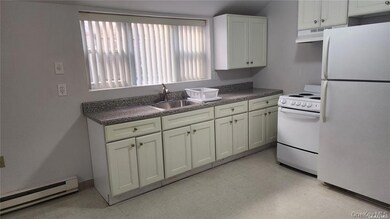 611 E Park Ave unit Lower Level 5 steps, Long Beach, NY 11561 - photo 4