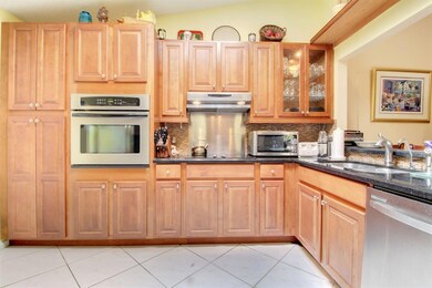 5415 Plam Springs kitchen