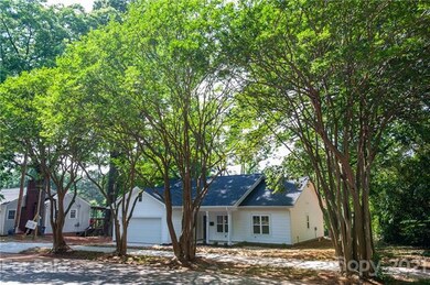 426 W Bell St, Statesville, NC 28677 - photo 3