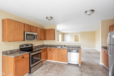 310 Longbow St, Sheridan, IN 46069 - photo 6