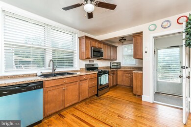 801 Woodsdale Rd, Catonsville, MD 21228 - photo 7