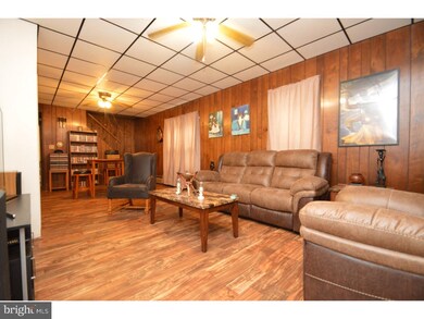 237 E Elm St, Allentown, PA 18109 - photo 3