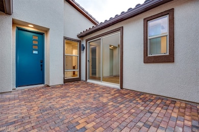 10381 Hanging Lake St, Las Vegas, NV 89166 - photo 4