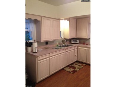 A kitchen you will enjoy, newer cabinets and count