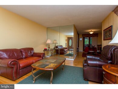 1163 Oakwood Dr, Glenolden, PA 19036 - photo 2