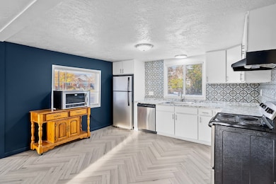 942 E Gentile St, Layton, UT 84041 - photo 5