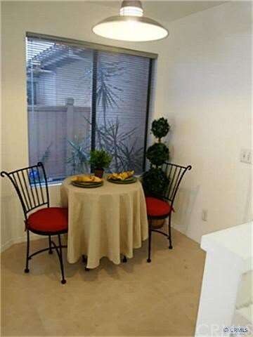 eat in kitchen