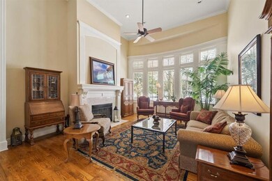 9507 Chestnut St, Lenexa, KS 66220 - photo 2