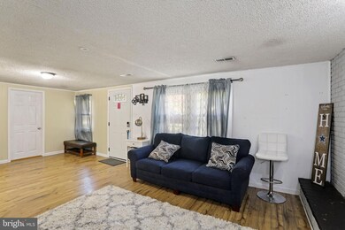 2302 S Cuthbert Dr, Lindenwold, NJ 08021 - photo 3