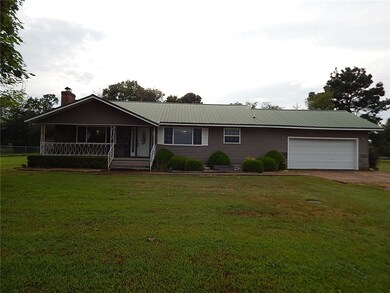 Front and back porch large enough for sittin a spe