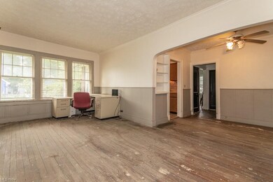 enter into large living/ dining space