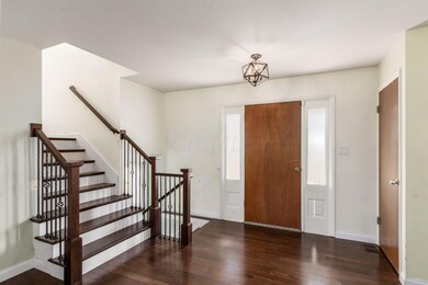 008_E 4453 Willowbrook Rd-094