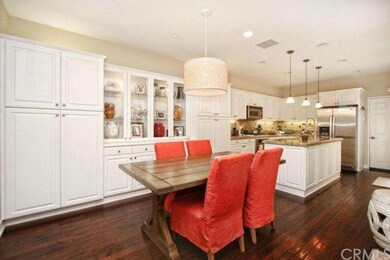 GOTTA LOVE THIS KITCHEN... and the hardwood floors