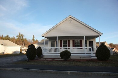 8 Plummer Dr, Londonderry, NH 03053 - photo 4