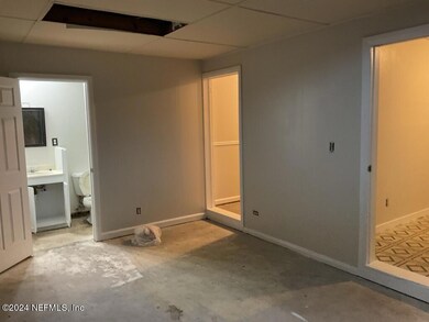 Master Bedroom 2 1832 Bard