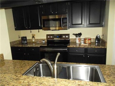Kitchen. Beautiful kitchen with 3 cm. granite, all