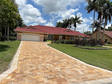 2 CAR GARAGE