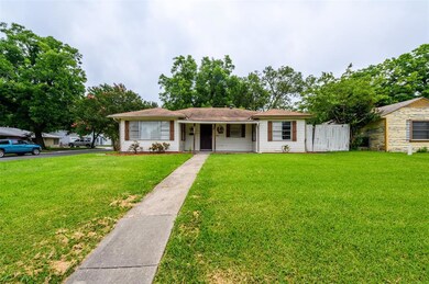 501 Chickasaw Trace, Grand Prairie, TX 75051 - photo 6