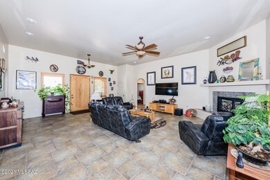 027 - 2770 E. Iris Place