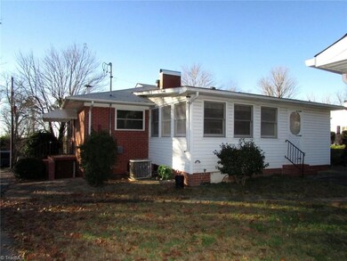 560 N Mccrary St, Asheboro, NC 27205 - photo 2