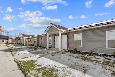 423 W 3rd St unit 3, Waterford, PA 16441 - photo 3