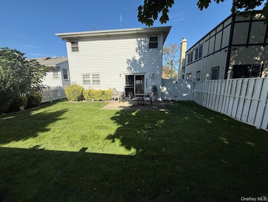 218 Colony St, West Hempstead, NY 11552 - photo 4