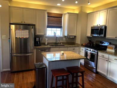 26166 Lands End Dr, Chantilly, VA 20152 - photo 2