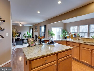 16423 Boatswain Cir, Woodbridge, VA 22191 - photo 7