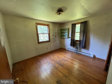 69 George Ln, Berkeley Springs, WV 25411 - photo 4