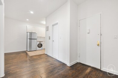 309 W 29th St unit 2-R, New York, NY 10001 - photo 2