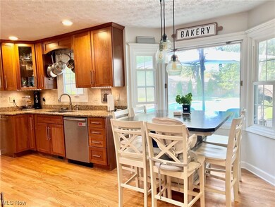 156 New Hudson Rd, Aurora, OH 44202 - photo 2