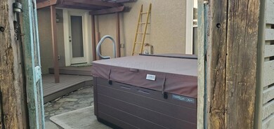 07-Primary private hot tub
