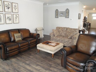 111 Fox Cove Rd, Hendersonville, NC 28792 - photo 4