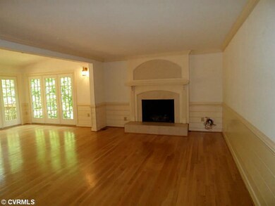 Den/Family/Great Room - Beautiful fireplace with g