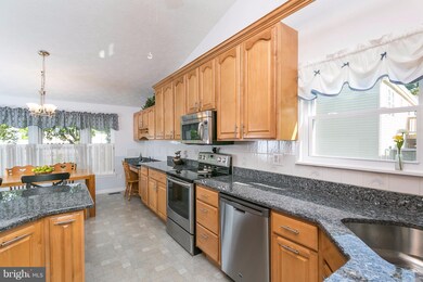 9421 Gunview Rd, Nottingham, MD 21236 - photo 5