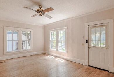 406 W Sidnor St, Alvin, TX 77511 - photo 5