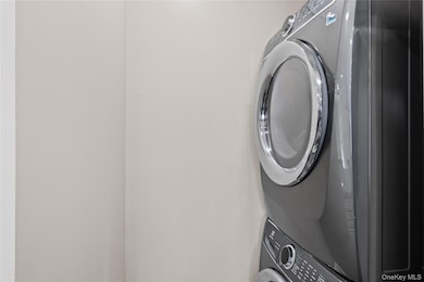 204 Bentley Ct E unit B204, Saint James, NY 11780 - photo 7