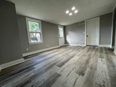 836 S Sumner Ave, Aurora, IL 60505 - photo 4